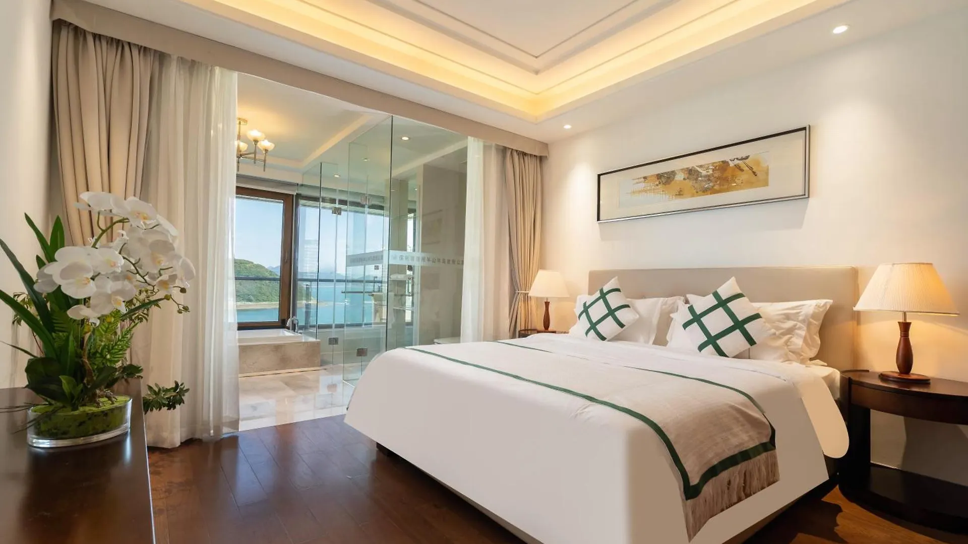 Haiyun Island - Mid-Levels Peninsula Future Water World 2 Bedrooms, 2 Bathrooms And 1 Living Room Luxury Apartment Suite Sanya