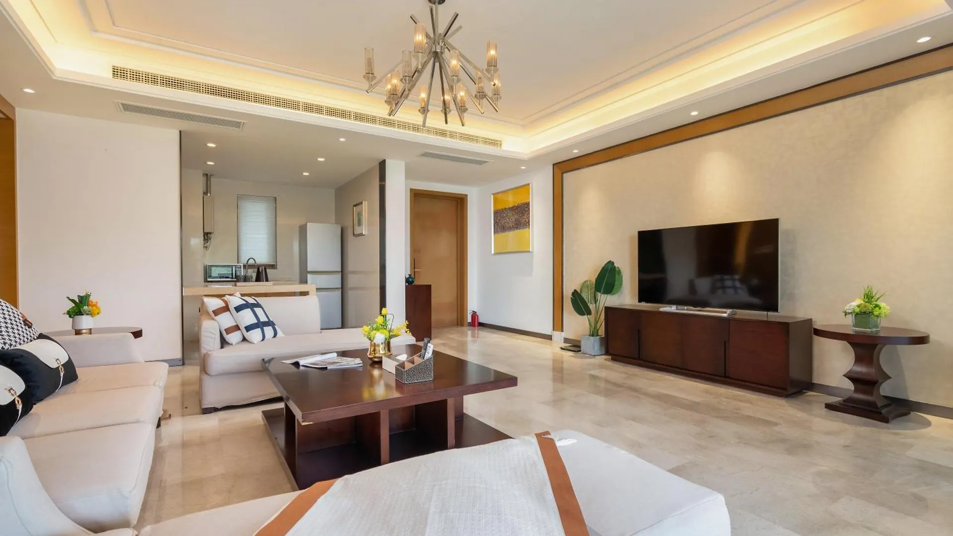 Haiyun Island - Mid-Levels Peninsula Future Water World 2 Bedrooms, 2 Bathrooms And 1 Living Room Luxury Apartment Suite Sanya China