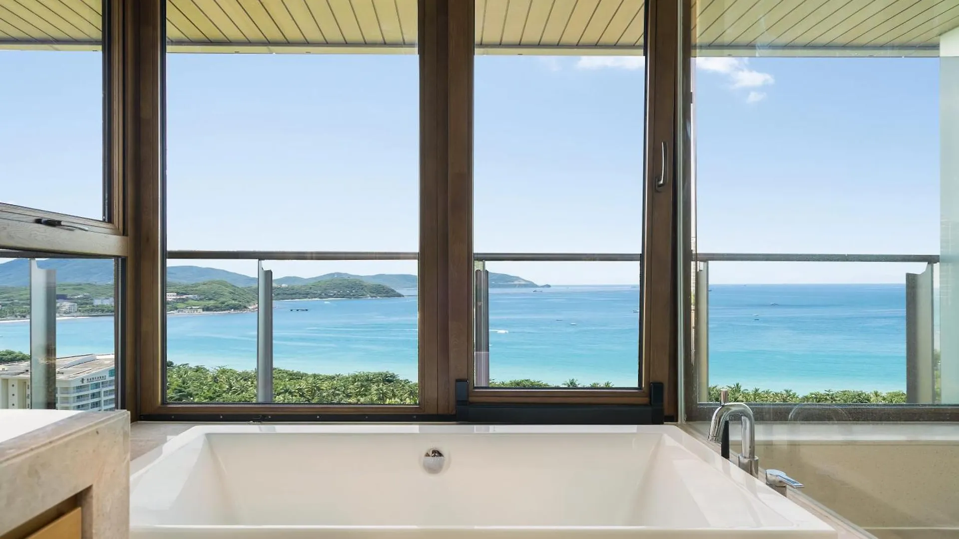 Haiyun Island - Mid-Levels Peninsula Future Water World 2 Bedrooms, 2 Bathrooms And 1 Living Room Luxury Apartment Suite Sanya